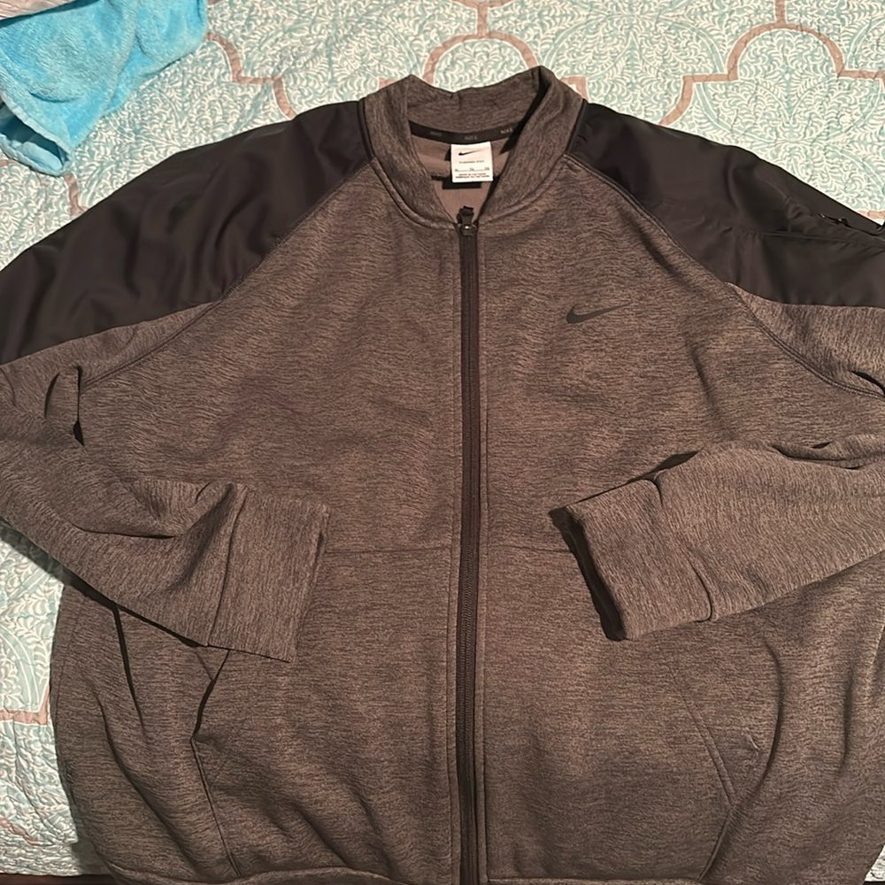 Nike zip light weight jacket